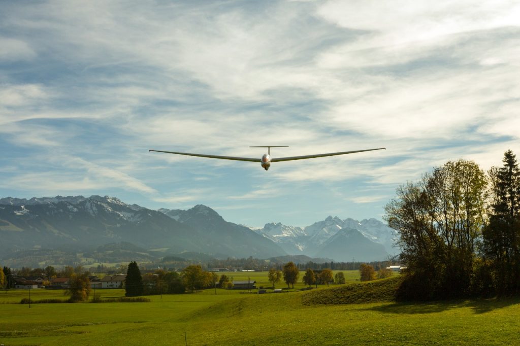glider coming in to land